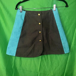 Shown to Scale Skirt size Small